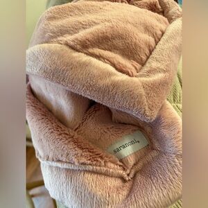 Saranoni lush mini blanket
